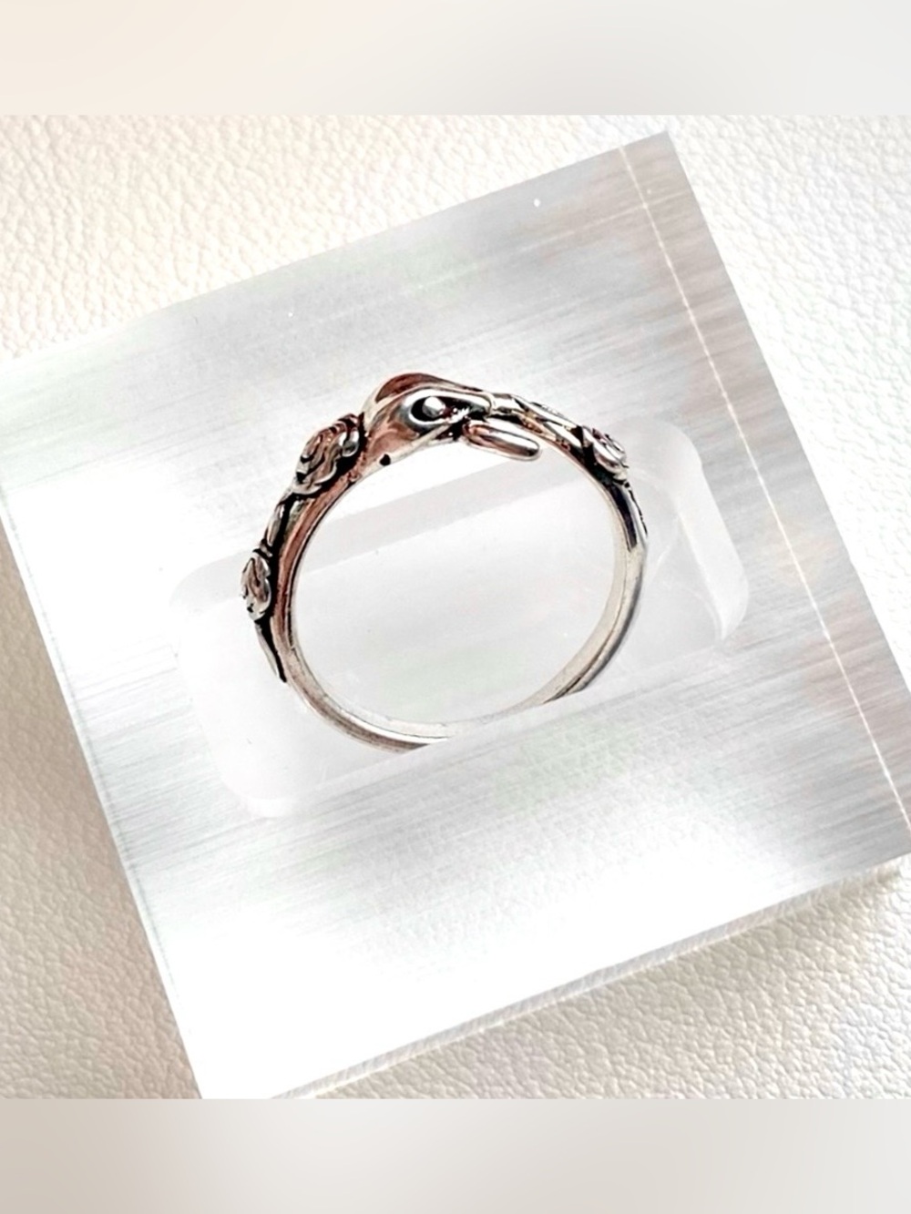 Elegant Silver snake Floral Ring